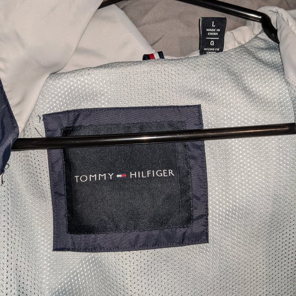 Tommy Hilfiger Mens Lightweight Active Water Resistant Hooded Rain Jacket - Picture 3 of 3